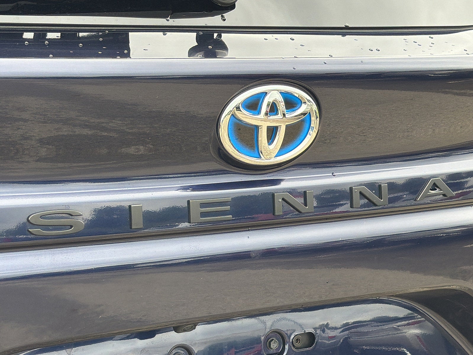 2025 Toyota Sienna Base