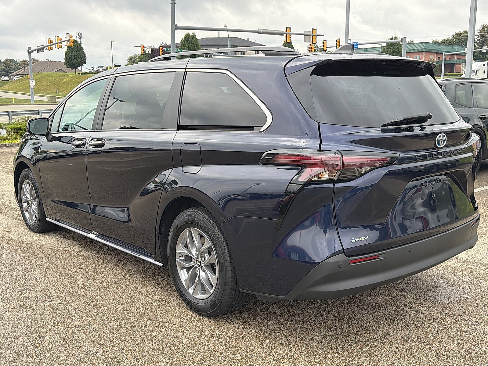 2025 Toyota Sienna Base