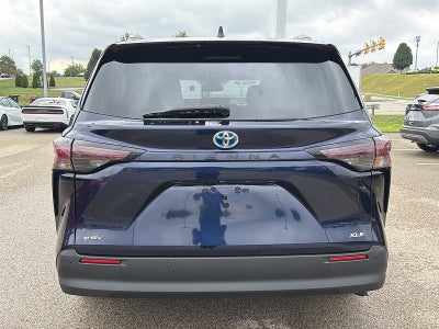 2025 Toyota Sienna Base