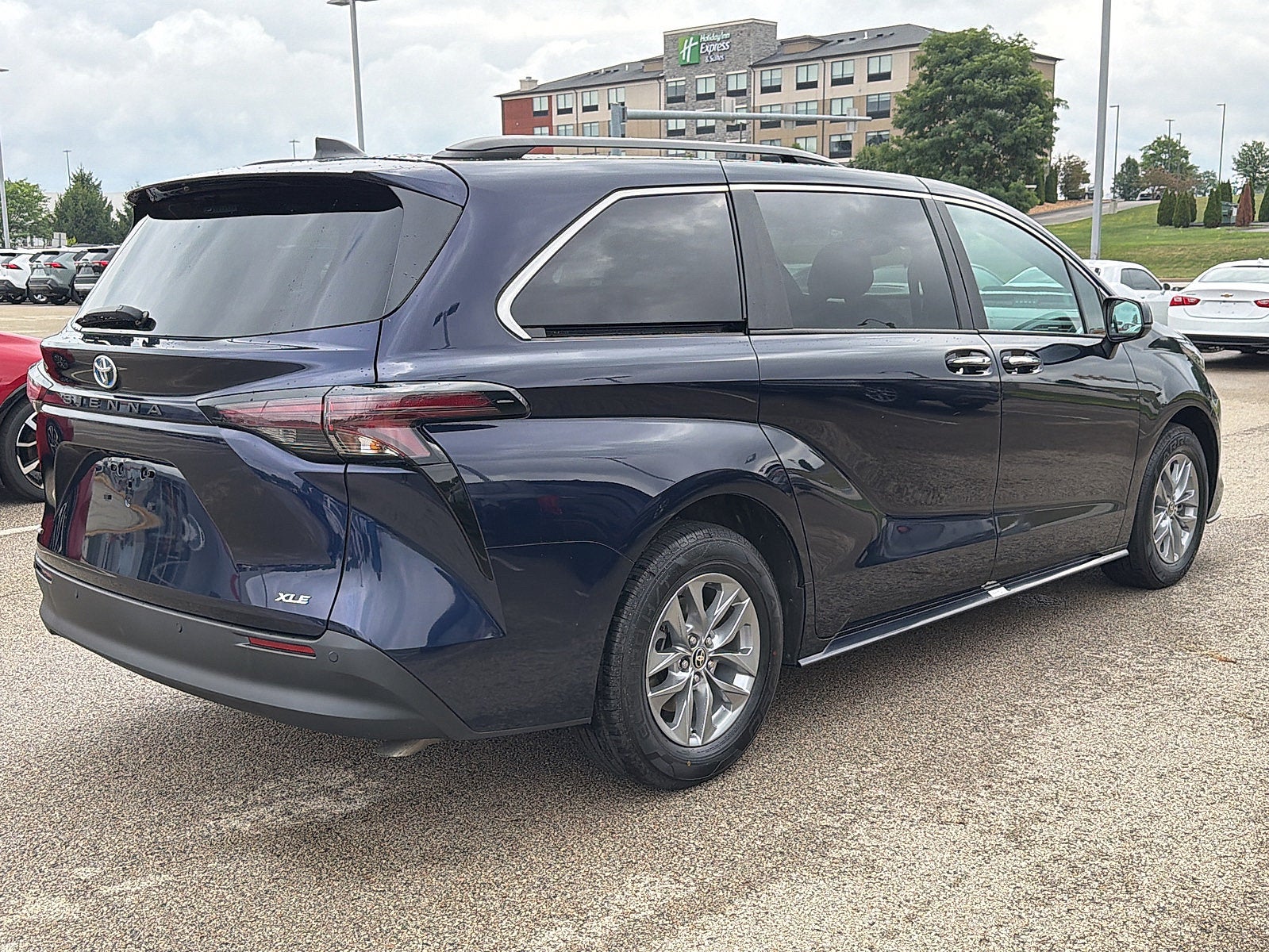 2025 Toyota Sienna Base
