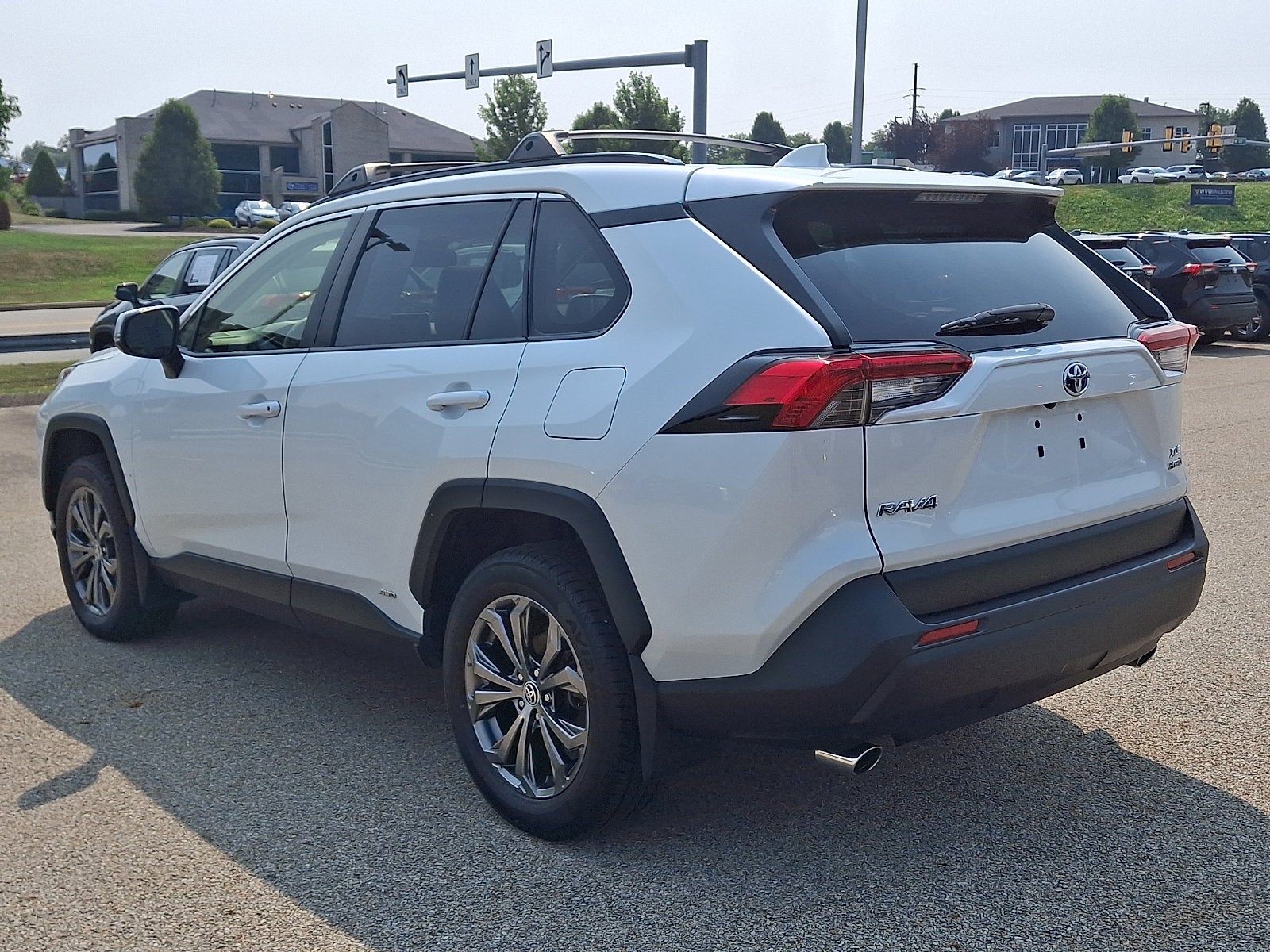 2023 Toyota RAV4 Hybrid XLE Premium
