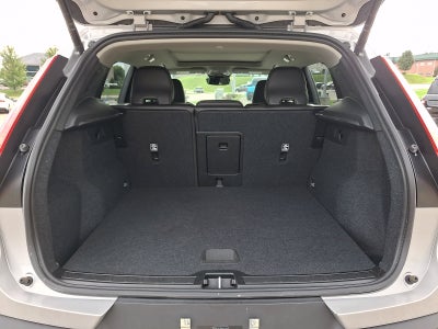 2025 Volvo XC40 Core Bright Theme