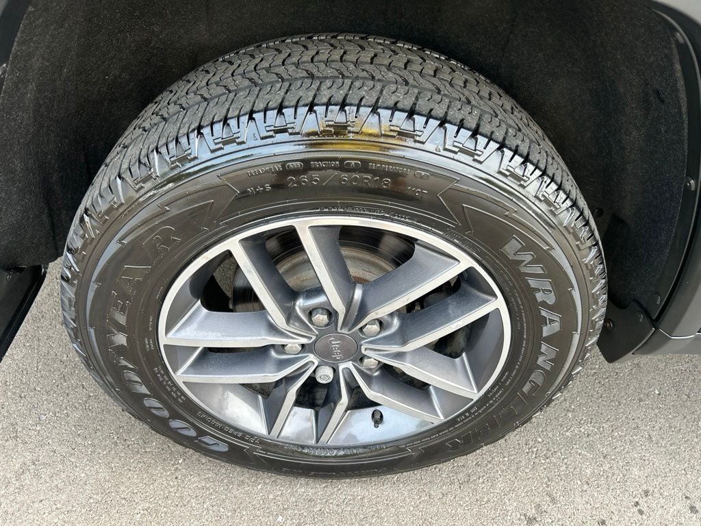 2019 Jeep Grand Cherokee Laredo E 4x4