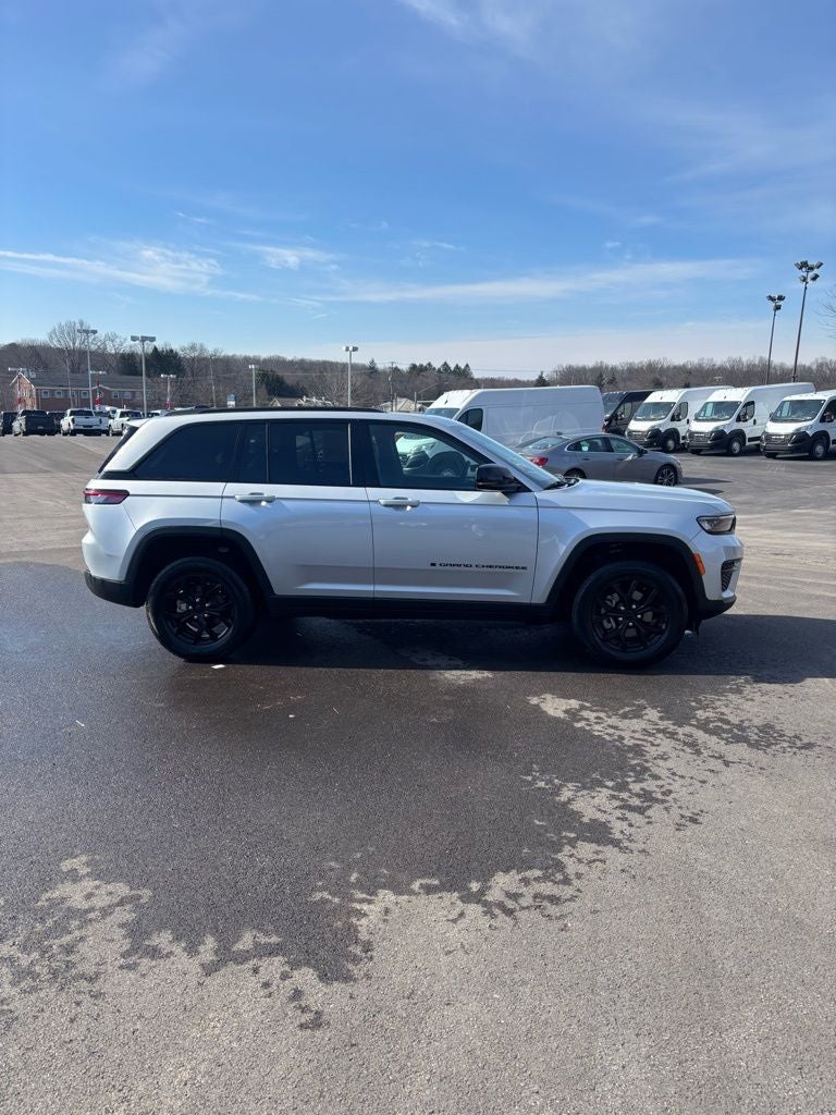 2025 Jeep Grand Cherokee Altitude X 4x4