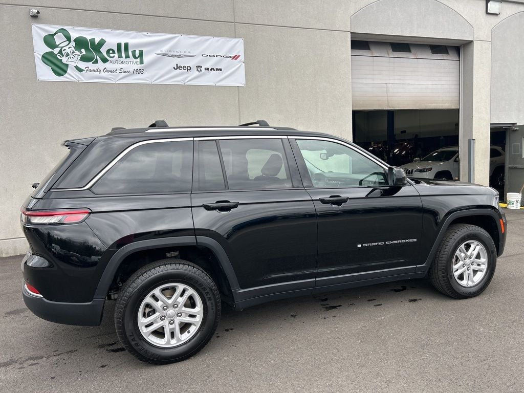 2022 Jeep Grand Cherokee Laredo 4x4