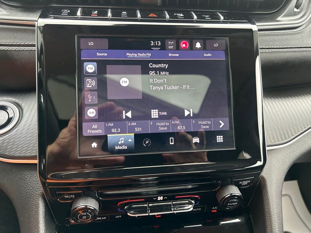 2023 Jeep Grand Cherokee L Laredo 4x4