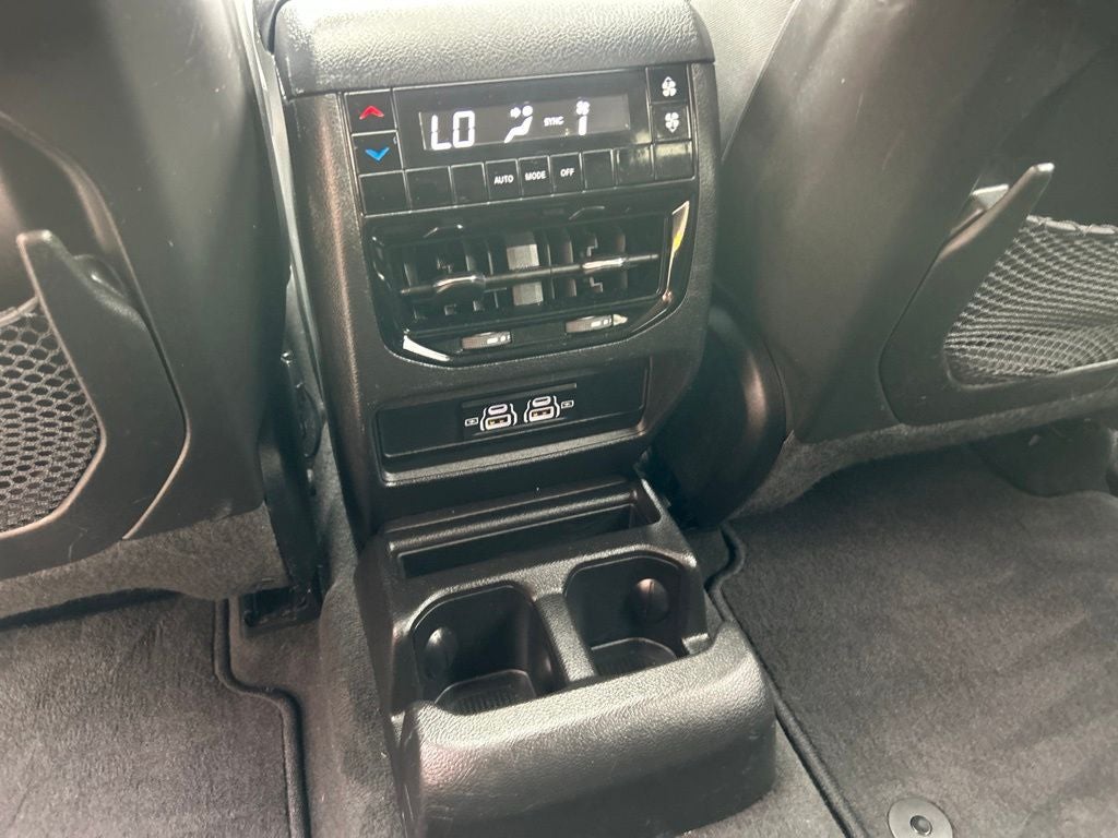 2023 Jeep Grand Cherokee L Laredo 4x4