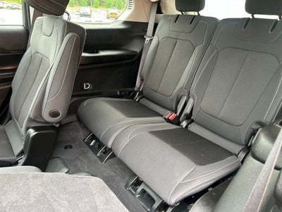 2023 Jeep Grand Cherokee L Laredo 4x4