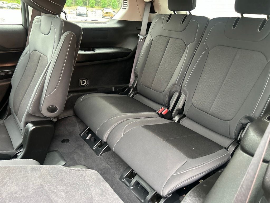 2023 Jeep Grand Cherokee L Laredo 4x4