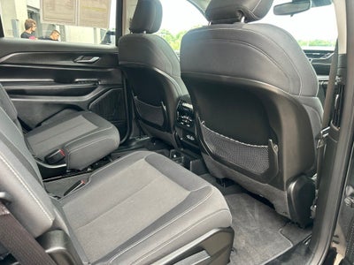 2023 Jeep Grand Cherokee L Laredo 4x4