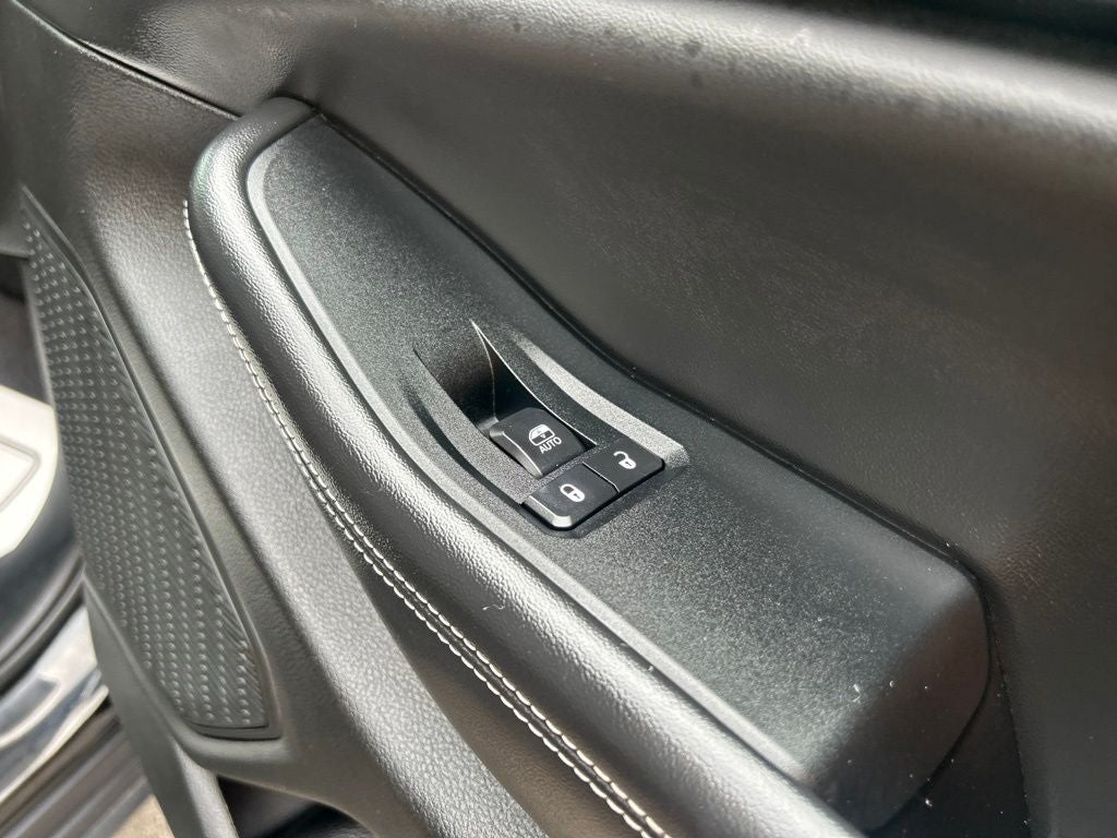 2023 Jeep Grand Cherokee L Laredo 4x4