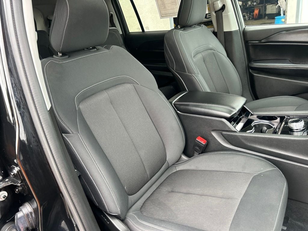 2023 Jeep Grand Cherokee L Laredo 4x4