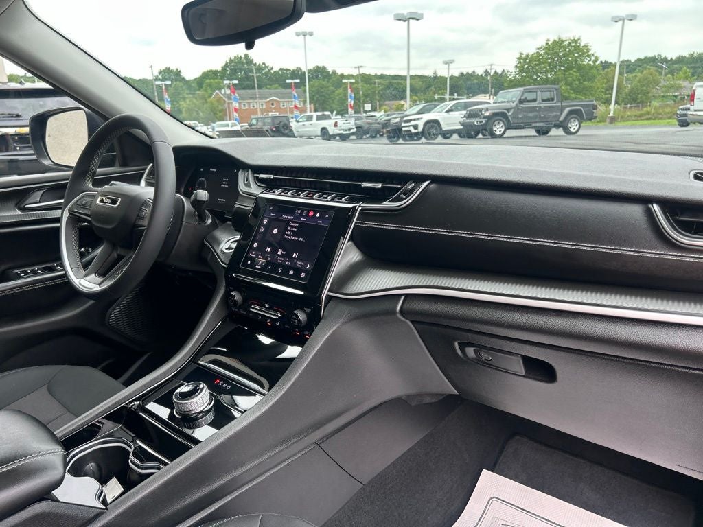 2023 Jeep Grand Cherokee L Laredo 4x4