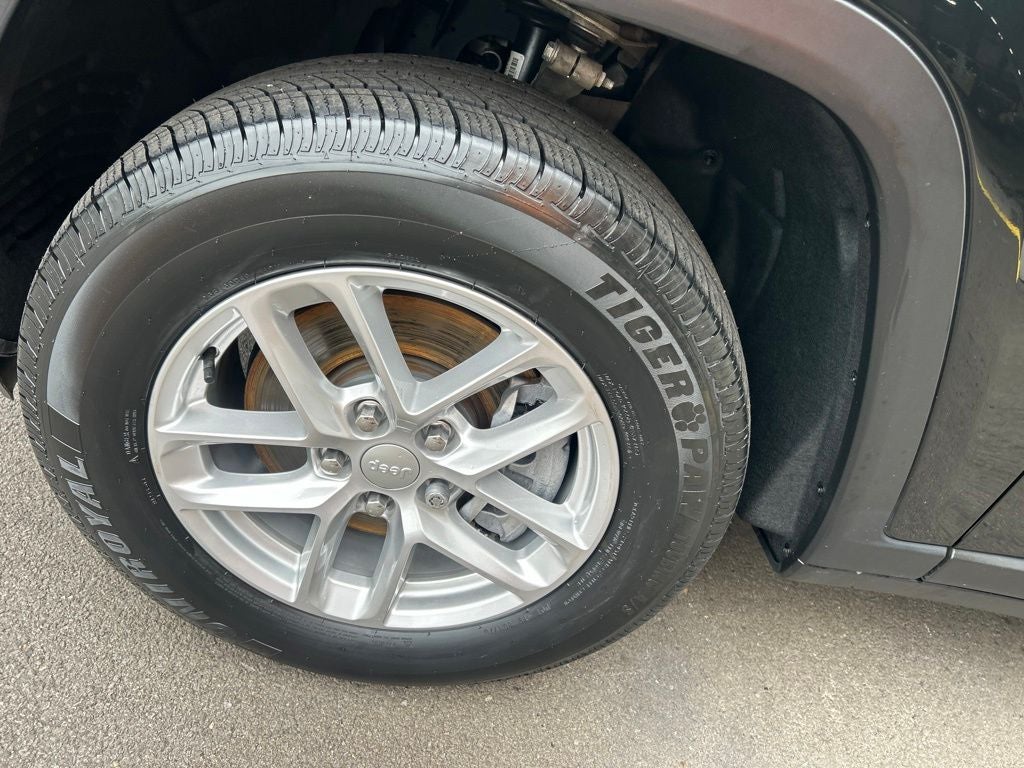 2023 Jeep Grand Cherokee L Laredo 4x4