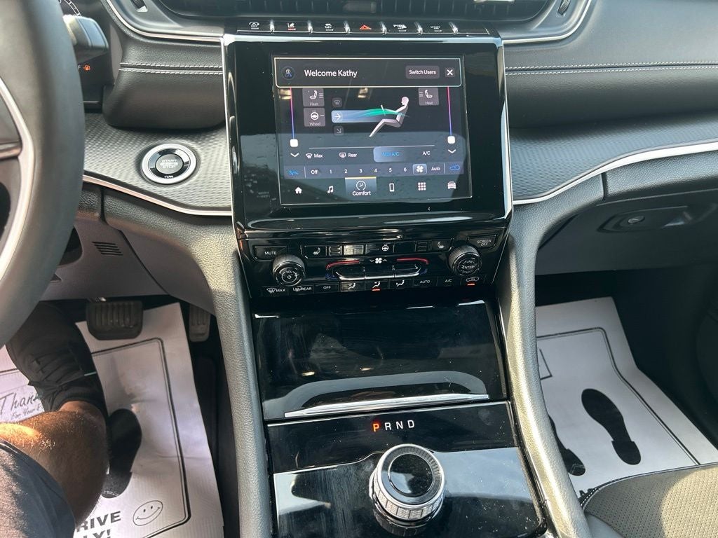 2023 Jeep Grand Cherokee L Altitude 4x4