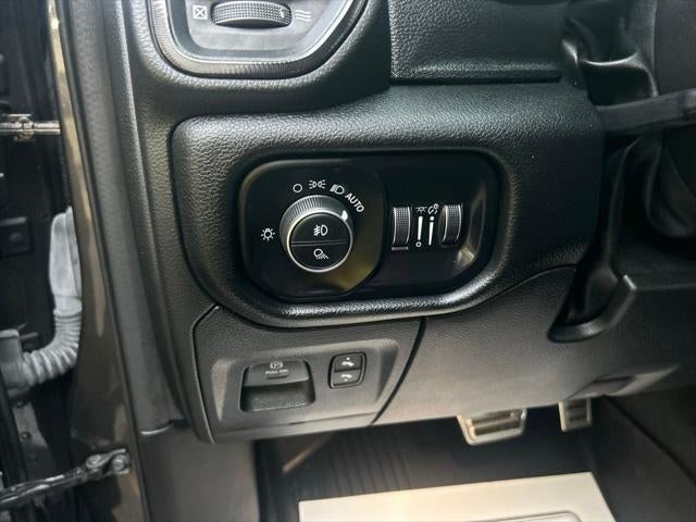 2022 RAM 1500 Laramie Crew Cab 4x4 5'7' Box
