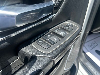 2022 RAM 1500 Laramie Crew Cab 4x4 5'7' Box