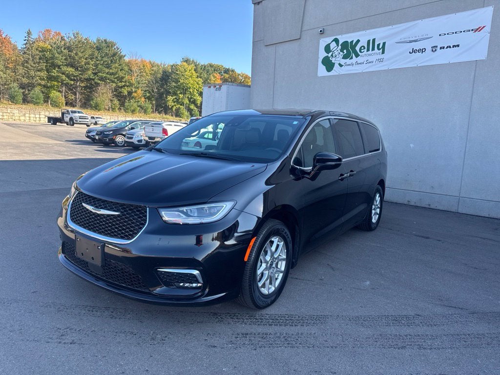 2025 Chrysler Pacifica Select