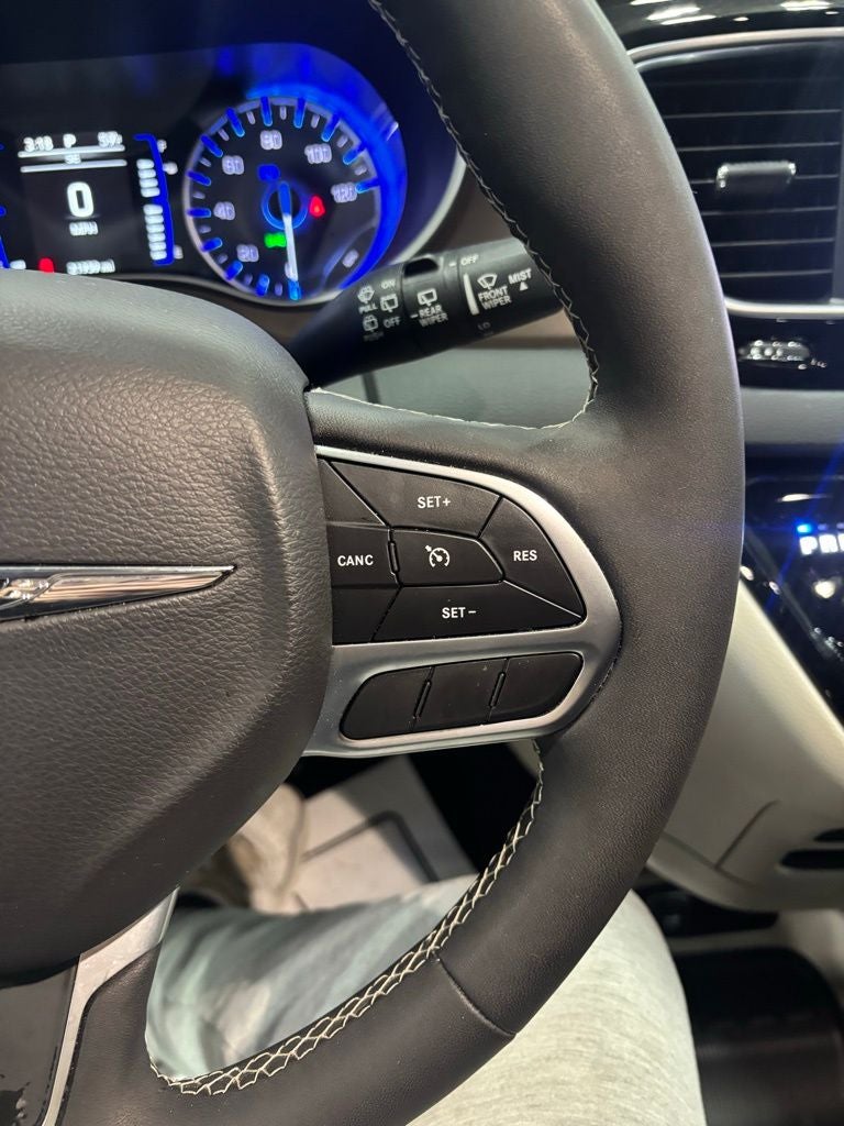 2024 Chrysler Voyager LX