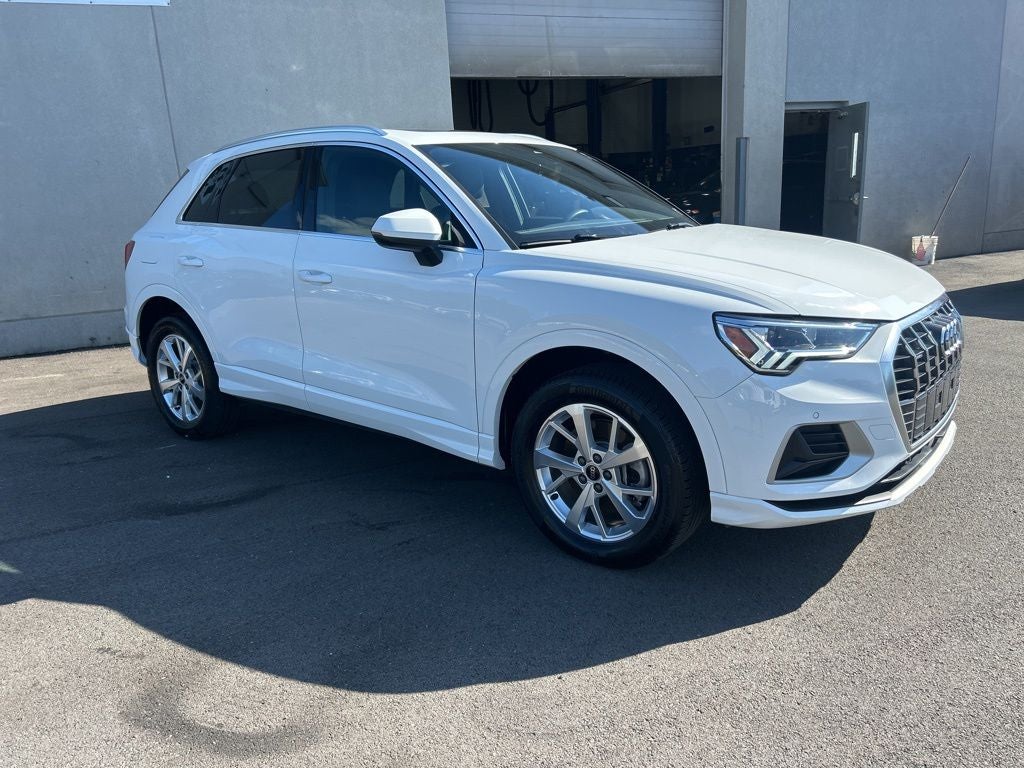 2023 Audi Q3 Premium 40 TFSI quattro Tiptronic