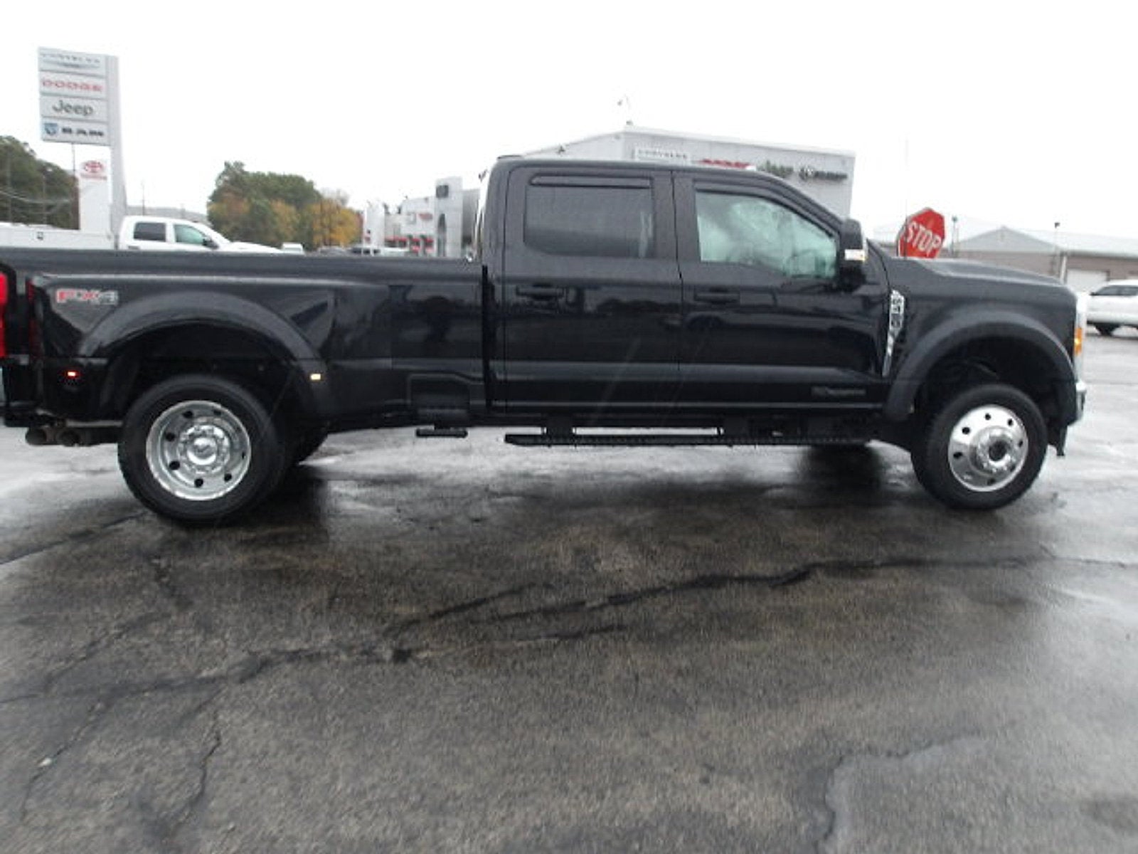 2023 Ford Super Duty F-450 DRW XL