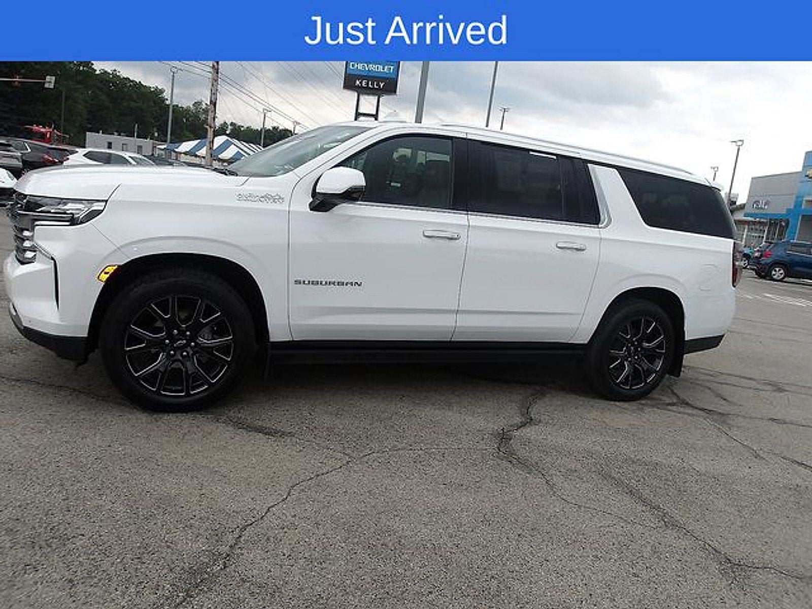 2023 Chevrolet Suburban High Country