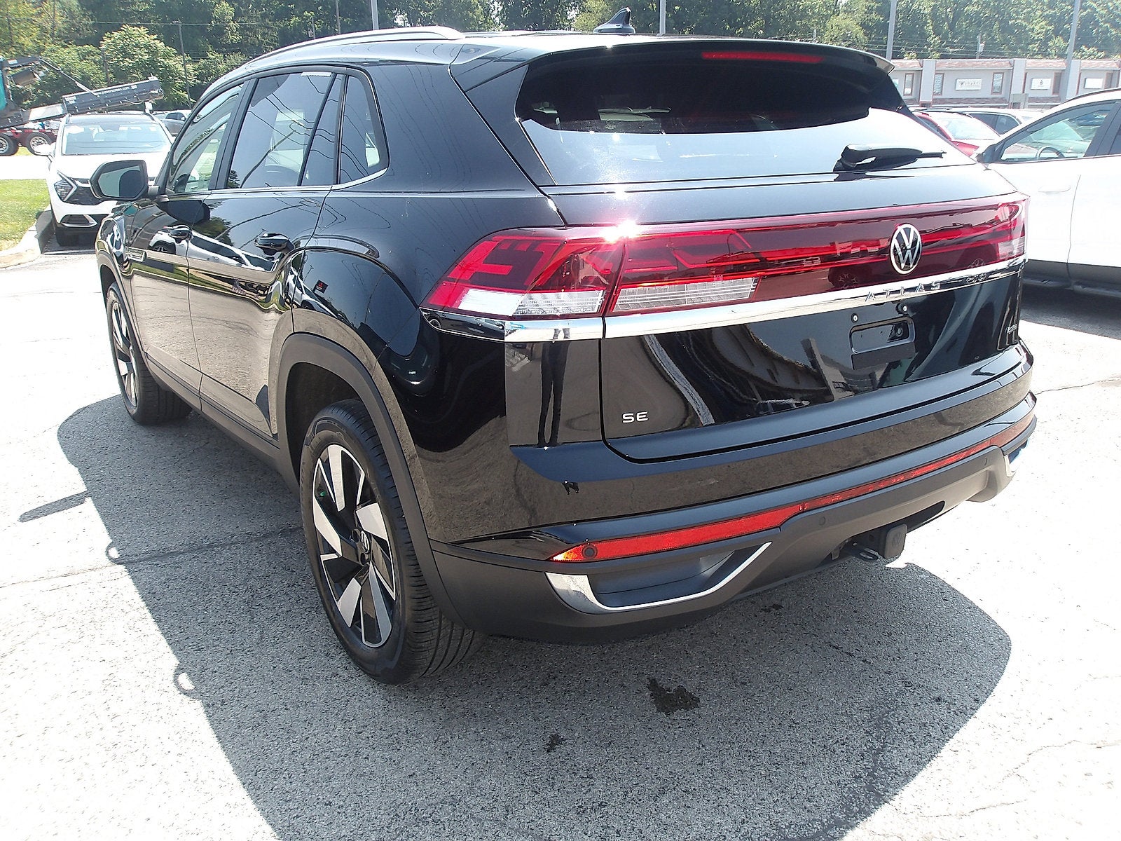 2025 Volkswagen Atlas Cross Sport 2.0T SE w/Technology