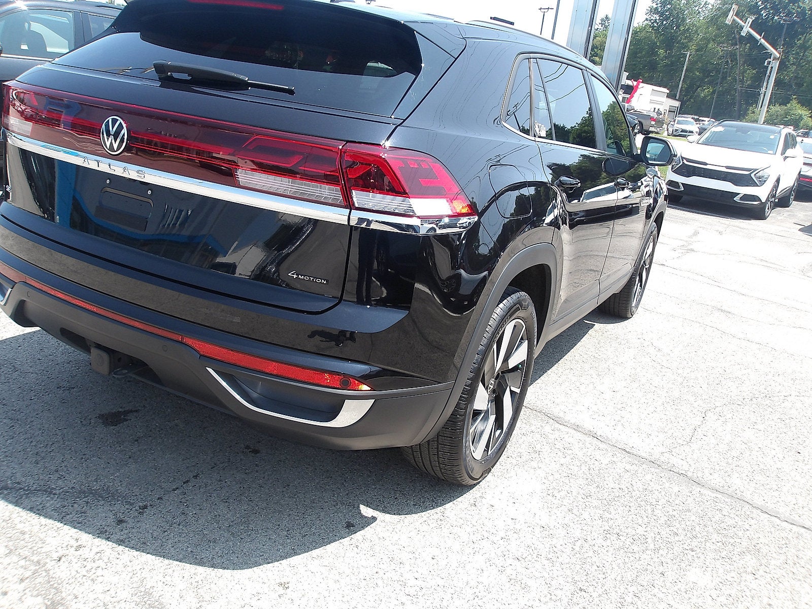 2025 Volkswagen Atlas Cross Sport 2.0T SE w/Technology