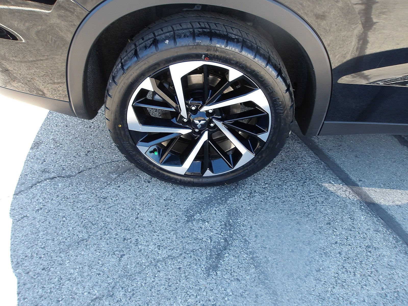 2023 Mitsubishi Outlander Base