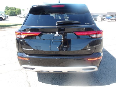 2023 Mitsubishi Outlander Base