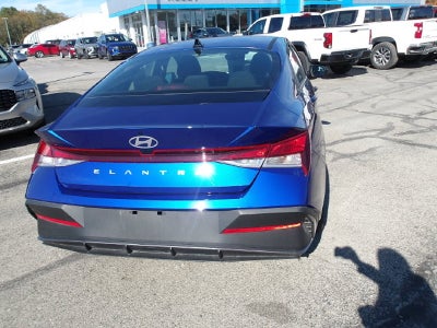 2025 Hyundai Elantra SE