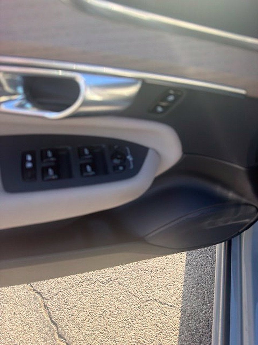 2026 Volvo XC90 Plus