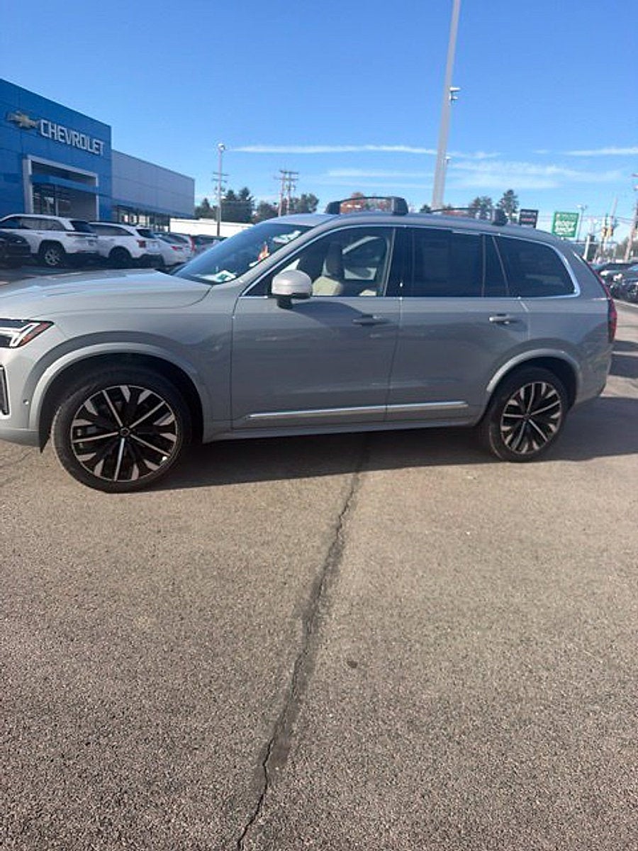 2026 Volvo XC90 Plus